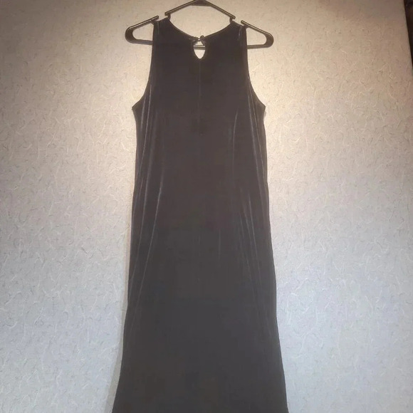 Women's Black  Velvet Full Length Sleeveless Gown CK MEASUREMENTS - Picture 6 of 6